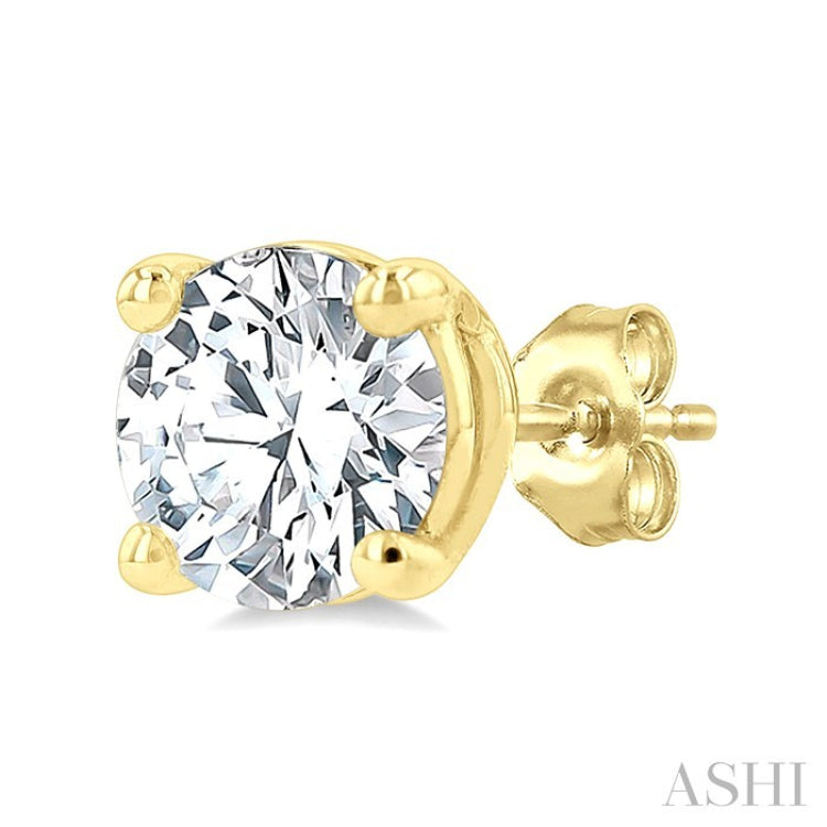 1 1/2 Ctw Round Cut Diamond Stud Earrings in 14K Yellow Gold