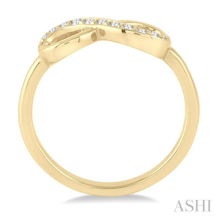 1/6 Ctw Round Cut Diamond Infinity Petite Ring in 14K Yellow Gold