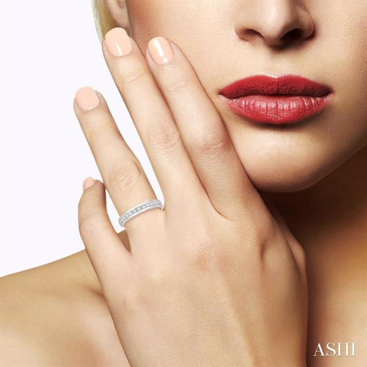 1/3 Ctw Channel Set 11 Stone Round Cut Diamond Wedding Band in 14K White Gold