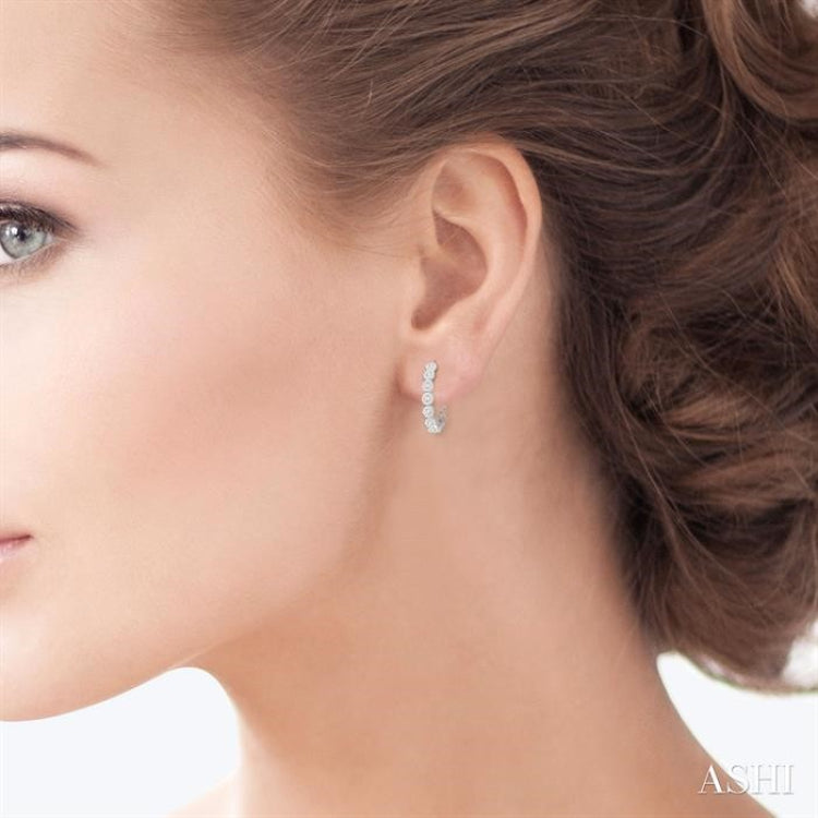 2 Ctw Lovebright Round Cut Diamond Hoop Earrings in 14K White Gold