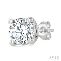 1/2 Ctw Round Cut Diamond Stud Earrings in 14K White Gold