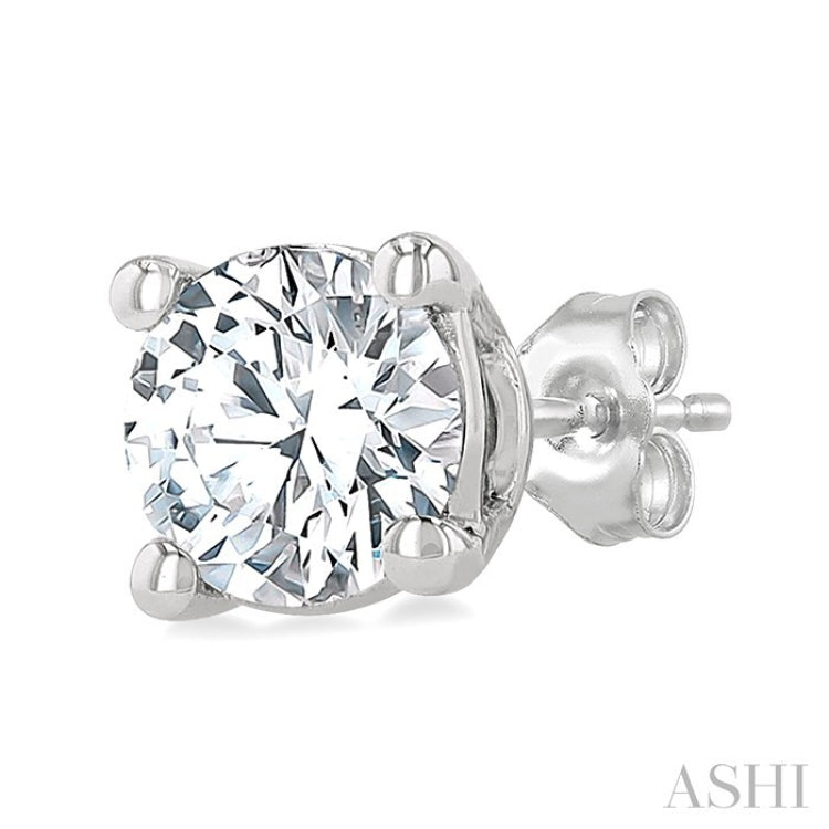 5/8 Ctw Round Cut Diamond Stud Earrings in 14K White Gold