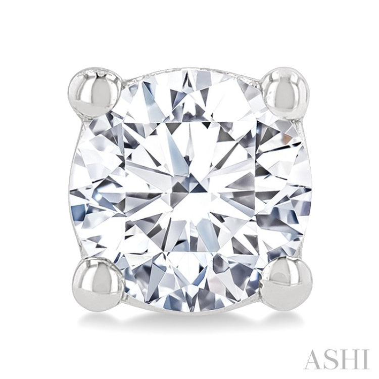 5/8 Ctw Round Cut Diamond Stud Earrings in 14K White Gold