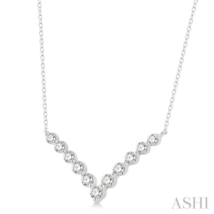 3/4 Ctw Round Cut Diamond Chevron Necklace in 14K White Gold